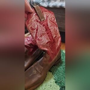 Rocky brand Cowboy Boots, size 9M, red and brown combo